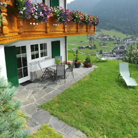 Haus Madrisella Апартаменты *